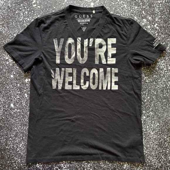 GUESS Jeans Men’s V-Neck T-Shirt Size Medium - Picture 1 of 3